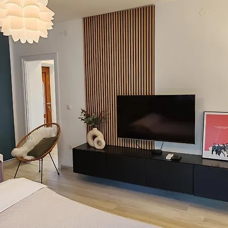 Summer Apartment *